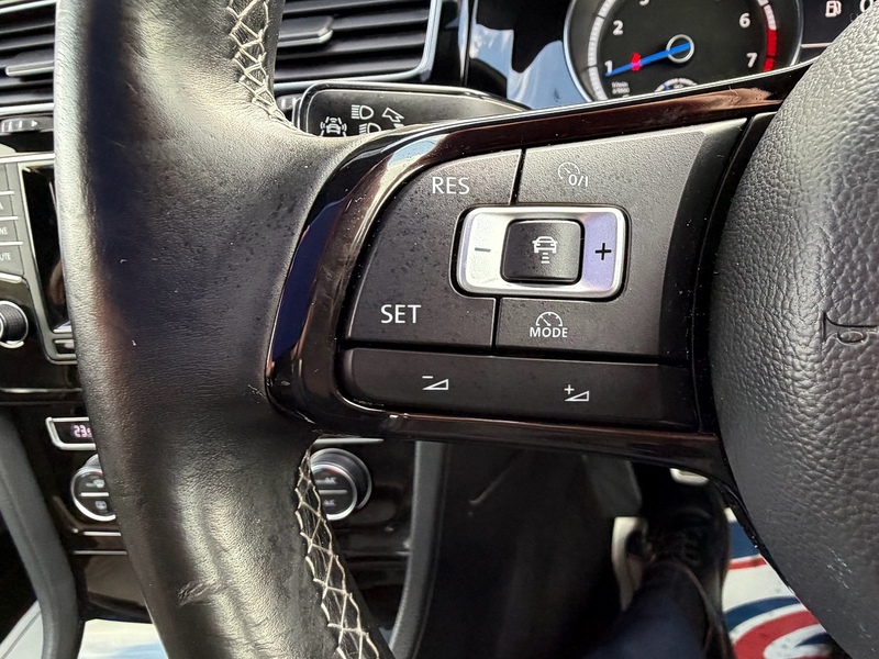 Volkswagen Golf 2.0 TSI BlueMotion Tech R Hatchback 3dr Petrol Manual 4Motion Euro 6 (s/s) (300 ps) - U10003800