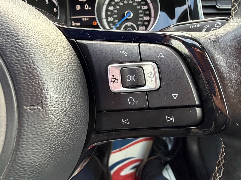 Volkswagen Golf 2.0 TSI BlueMotion Tech R Hatchback 3dr Petrol Manual 4Motion Euro 6 (s/s) (300 ps) - U10003800