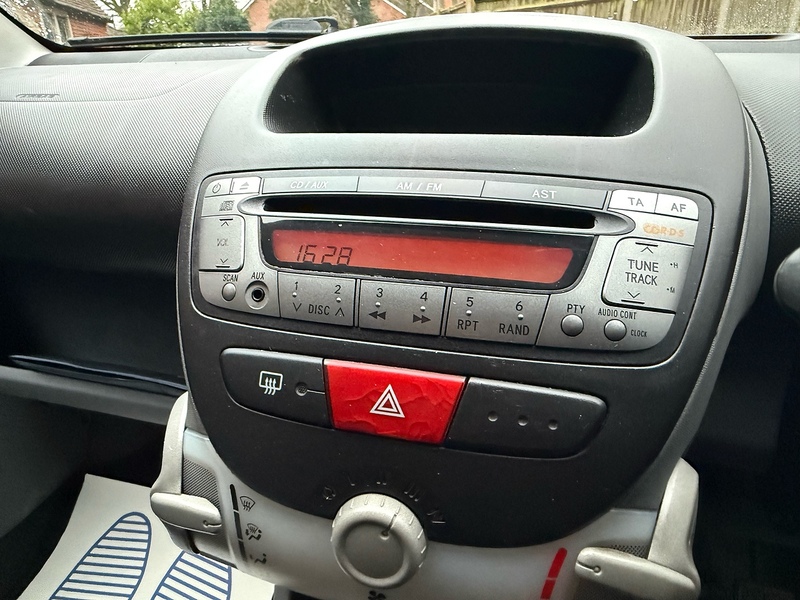 Peugeot 107 1.0 12V Urban Lite Hatchback 3dr Petrol Manual Euro 4 (68 ps) - U10003803