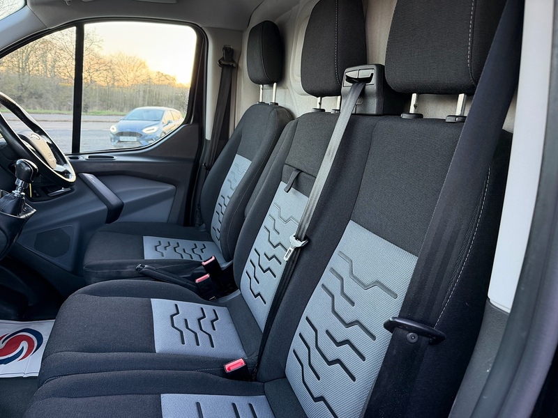 Ford Transit Custom 2.0 TDCi 290 Limited Panel Van 5dr Diesel Manual L1 H1 (163 g/km, 128 bhp) - U10003806
