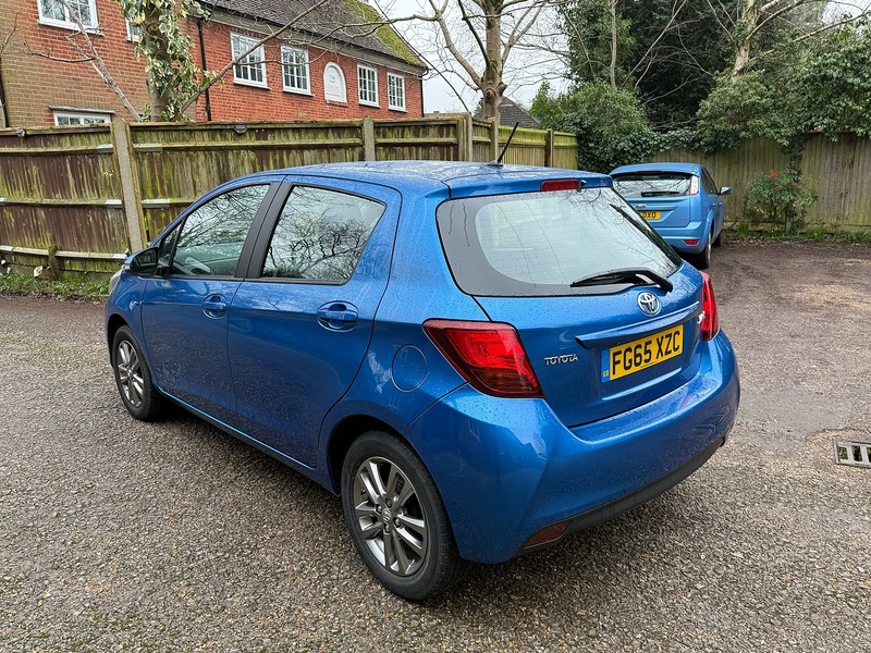 Toyota Yaris 1.33 Dual VVT-i Icon Hatchback 5dr Petrol Manual Euro 5 Euro 5 (99 ps) - U10003809