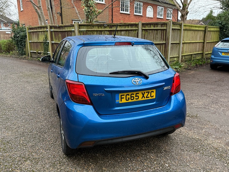 Toyota Yaris 1.33 Dual VVT-i Icon Hatchback 5dr Petrol Manual Euro 5 Euro 5 (99 ps) - U10003809