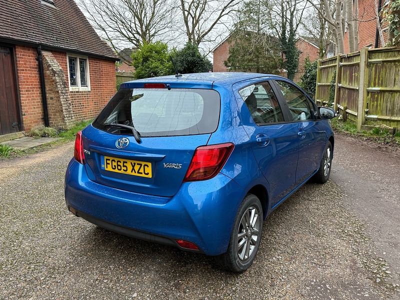 Toyota Yaris 1.33 Dual VVT-i Icon Hatchback 5dr Petrol Manual Euro 5 Euro 5 (99 ps) - U10003809