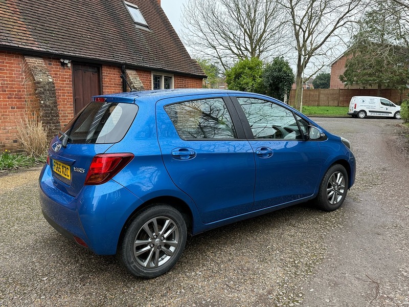 Toyota Yaris 1.33 Dual VVT-i Icon Hatchback 5dr Petrol Manual Euro 5 Euro 5 (99 ps) - U10003809