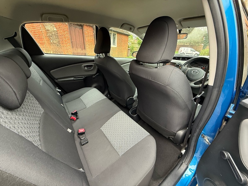 Toyota Yaris 1.33 Dual VVT-i Icon Hatchback 5dr Petrol Manual Euro 5 Euro 5 (99 ps) - U10003809