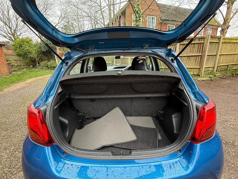 Toyota Yaris 1.33 Dual VVT-i Icon Hatchback 5dr Petrol Manual Euro 5 Euro 5 (99 ps) - U10003809