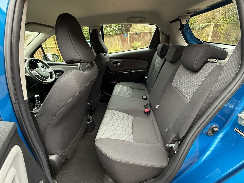 Toyota Yaris 1.33 Dual VVT-i Icon Hatchback 5dr Petrol Manual Euro 5 Euro 5 (99 ps) - U10003809