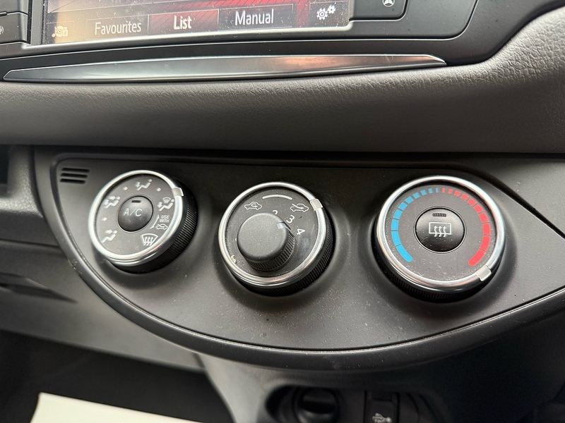 Toyota Yaris 1.33 Dual VVT-i Icon Hatchback 5dr Petrol Manual Euro 5 Euro 5 (99 ps) - U10003809