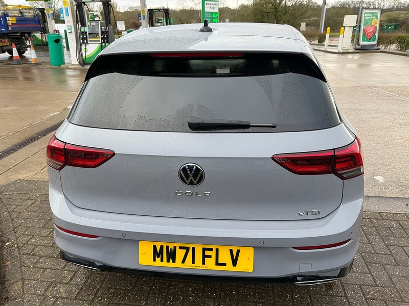 Volkswagen Golf 1.5 eTSI MHEV R-Line Hatchback 5dr Petrol Hybrid DSG Euro 6 (s/s) (150 ps) - U10003810