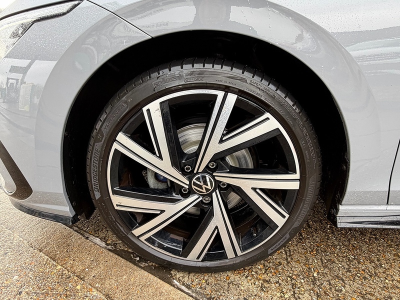 Volkswagen Golf 1.5 eTSI MHEV R-Line Hatchback 5dr Petrol Hybrid DSG Euro 6 (s/s) (150 ps) - U10003810