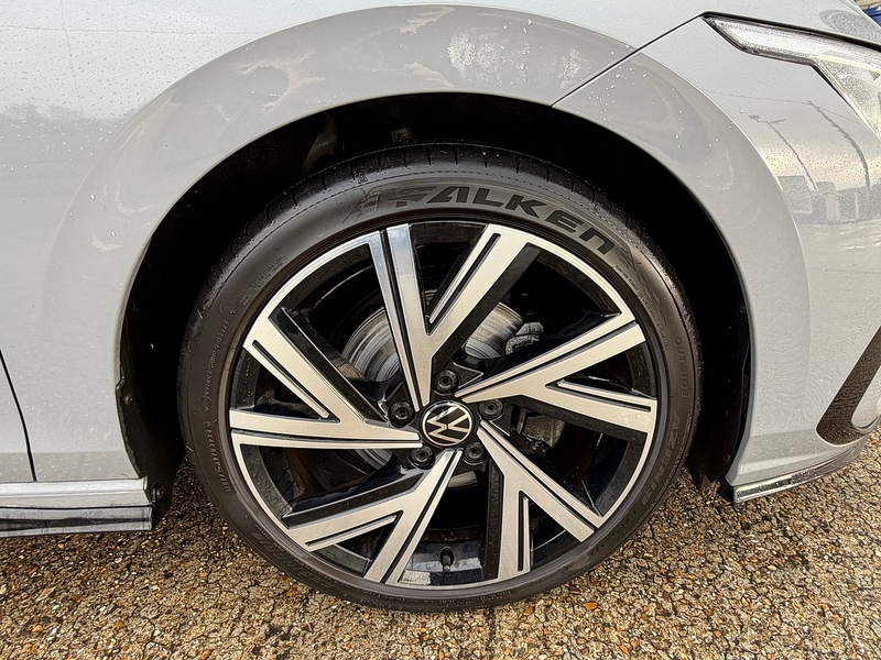 Volkswagen Golf 1.5 eTSI MHEV R-Line Hatchback 5dr Petrol Hybrid DSG Euro 6 (s/s) (150 ps) - U10003810
