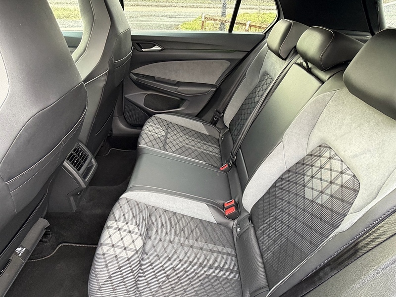 Volkswagen Golf 1.5 eTSI MHEV R-Line Hatchback 5dr Petrol Hybrid DSG Euro 6 (s/s) (150 ps) - U10003810