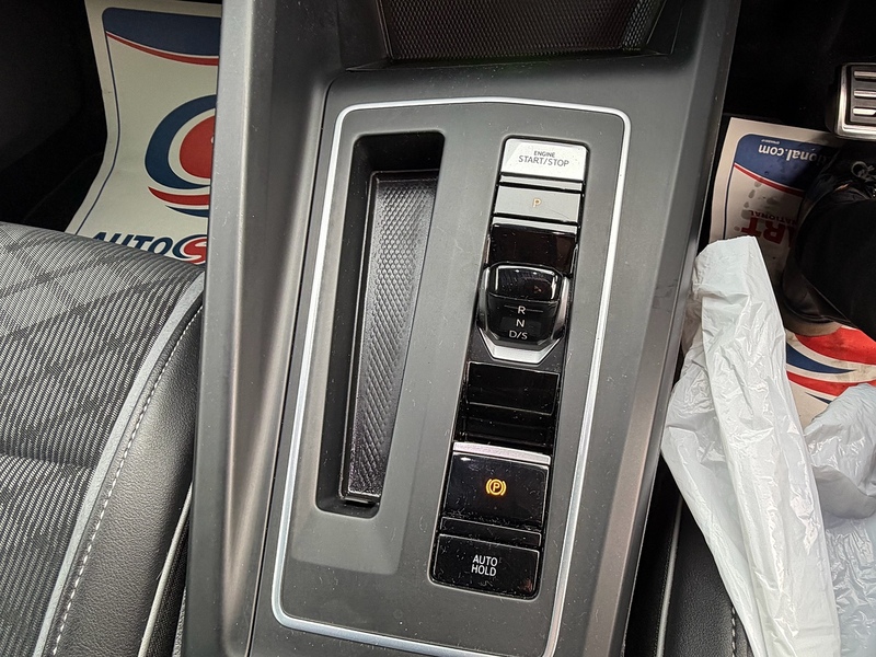 Volkswagen Golf 1.5 eTSI MHEV R-Line Hatchback 5dr Petrol Hybrid DSG Euro 6 (s/s) (150 ps) - U10003810