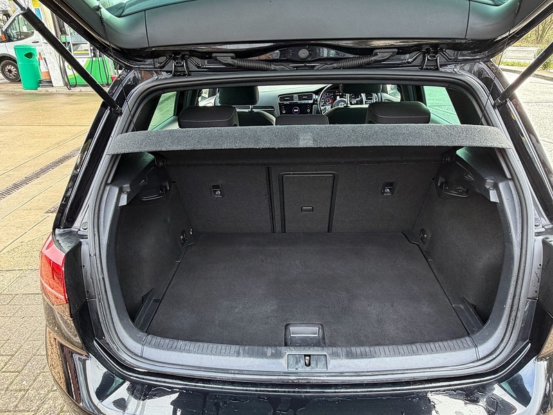 Volkswagen Golf 2.0 TSI R Hatchback 5dr Petrol DSG 4Motion Euro 6 (s/s) (300 ps) - U10003818