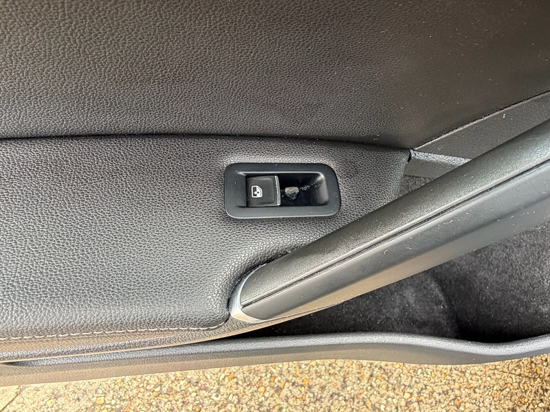 Volkswagen Golf 2.0 TSI R Hatchback 5dr Petrol DSG 4Motion Euro 6 (s/s) (300 ps) - U10003818