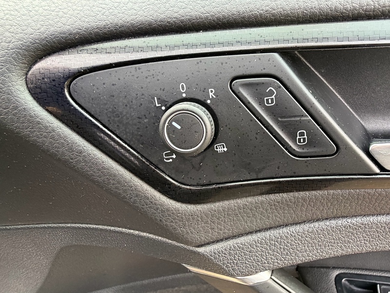 Volkswagen Golf 2.0 TSI R Hatchback 5dr Petrol DSG 4Motion Euro 6 (s/s) (300 ps) - U10003818