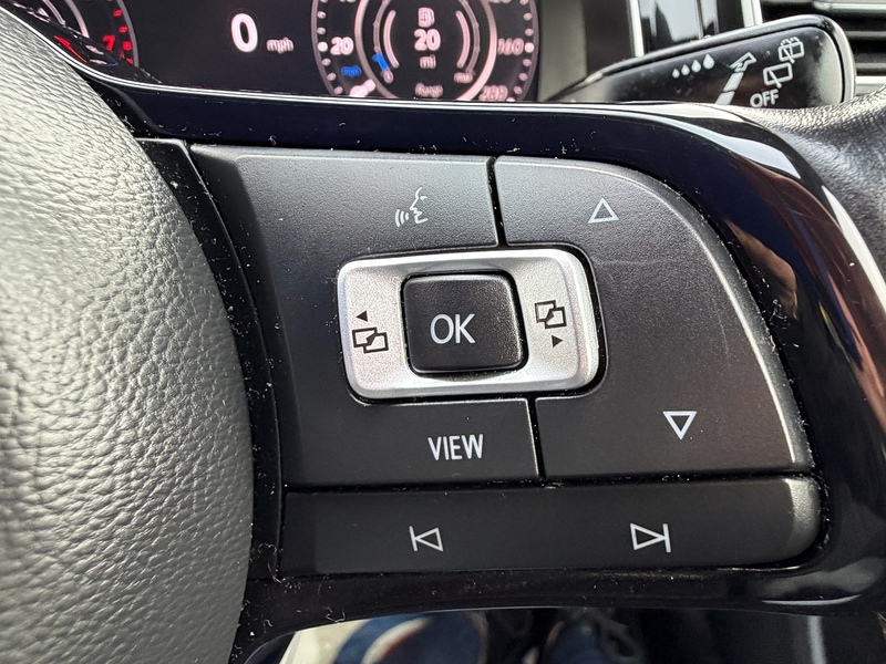 Volkswagen Golf 2.0 TSI R Hatchback 5dr Petrol DSG 4Motion Euro 6 (s/s) (300 ps) - U10003818