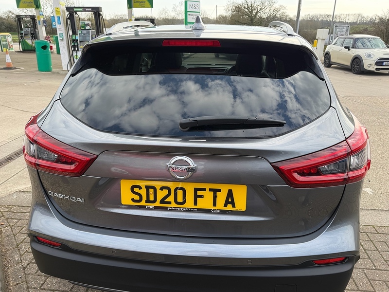 Nissan Qashqai 1.3 DIG-T Tekna SUV 5dr Petrol Manual Euro 6 (s/s) (140 ps) - U10003819