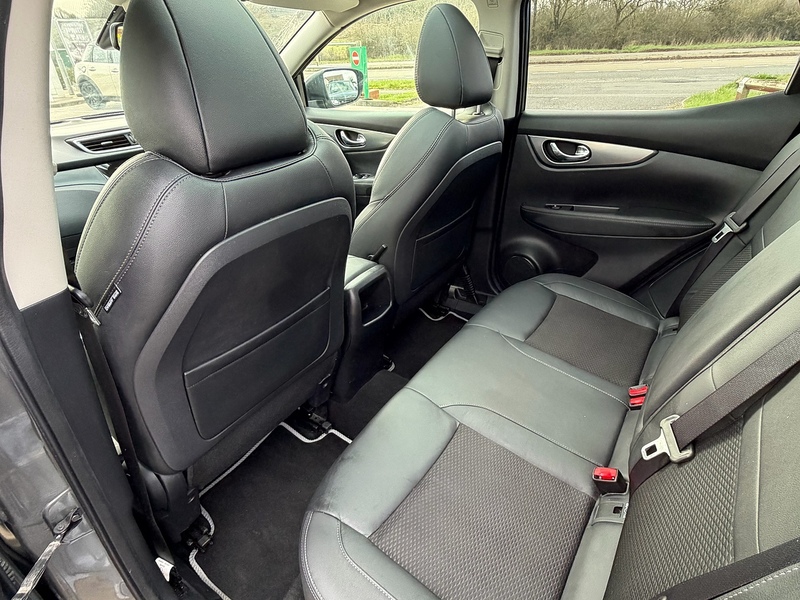 Nissan Qashqai 1.3 DIG-T Tekna SUV 5dr Petrol Manual Euro 6 (s/s) (140 ps) - U10003819
