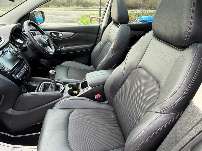 Nissan Qashqai 1.3 DIG-T Tekna SUV 5dr Petrol Manual Euro 6 (s/s) (140 ps) - U10003819