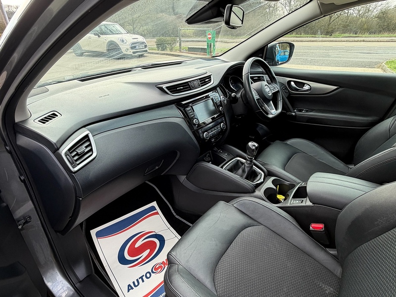Nissan Qashqai 1.3 DIG-T Tekna SUV 5dr Petrol Manual Euro 6 (s/s) (140 ps) - U10003819