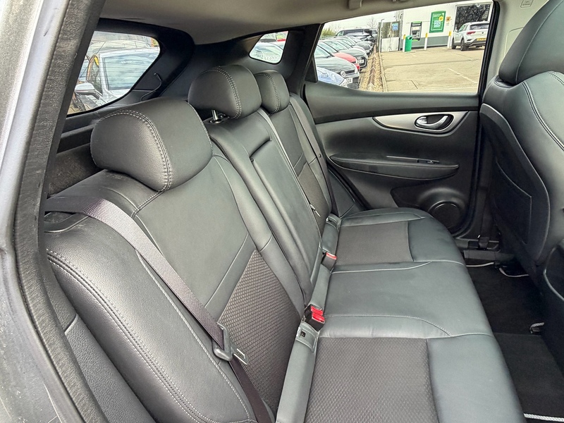 Nissan Qashqai 1.3 DIG-T Tekna SUV 5dr Petrol Manual Euro 6 (s/s) (140 ps) - U10003819