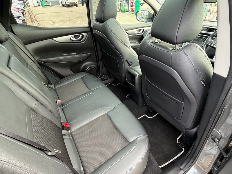 Nissan Qashqai 1.3 DIG-T Tekna SUV 5dr Petrol Manual Euro 6 (s/s) (140 ps) - U10003819