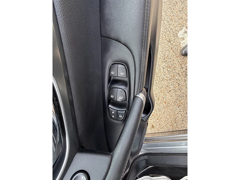 Nissan Qashqai 1.3 DIG-T Tekna SUV 5dr Petrol Manual Euro 6 (s/s) (140 ps) - U10003819