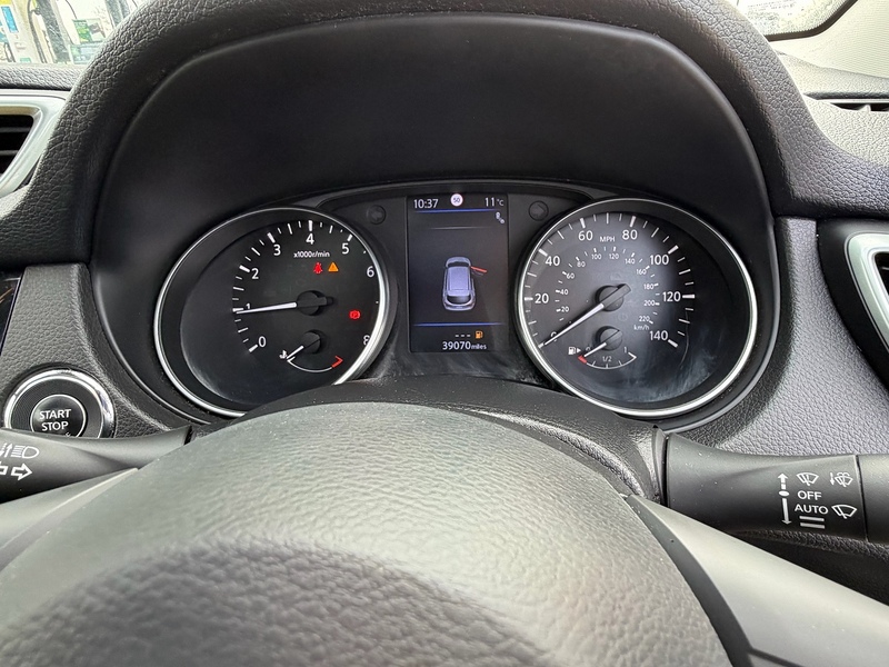 Nissan Qashqai 1.3 DIG-T Tekna SUV 5dr Petrol Manual Euro 6 (s/s) (140 ps) - U10003819