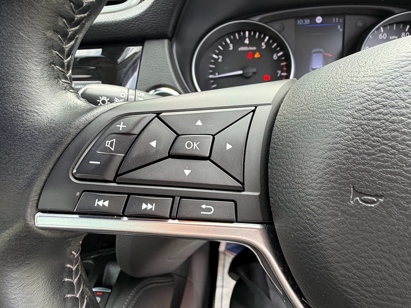 Nissan Qashqai 1.3 DIG-T Tekna SUV 5dr Petrol Manual Euro 6 (s/s) (140 ps) - U10003819