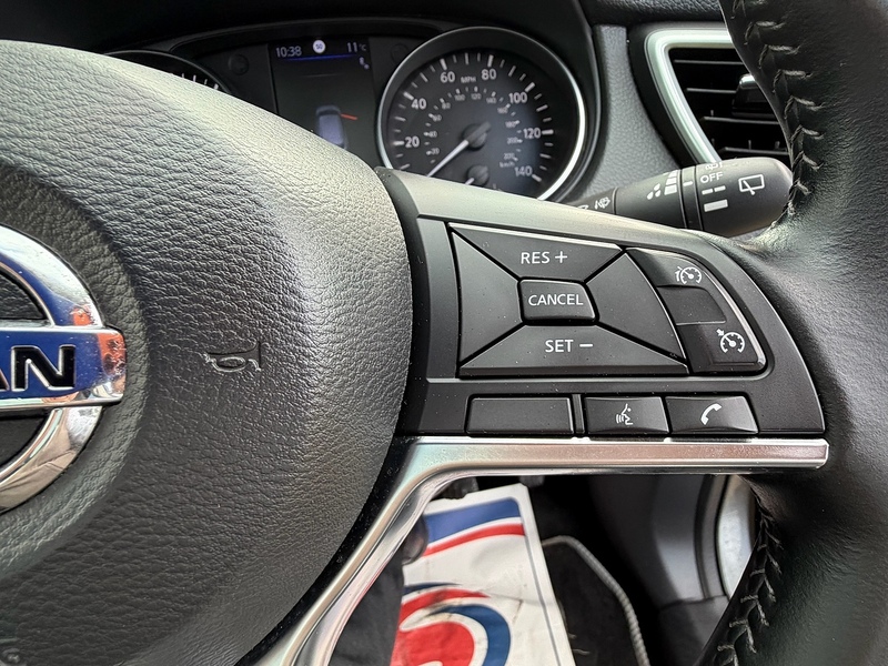 Nissan Qashqai 1.3 DIG-T Tekna SUV 5dr Petrol Manual Euro 6 (s/s) (140 ps) - U10003819