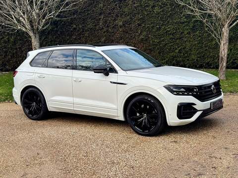 Volkswagen Touareg 3.0 TSI V6 Black Edition SUV 5dr Petrol Tiptronic 4Motion Euro 6 (s/s) (340 ps) - U10003821