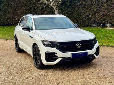 Volkswagen Touareg 3.0 TSI V6 Black Edition SUV 5dr Petrol Tiptronic 4Motion Euro 6 (s/s) (340 ps) - U10003821