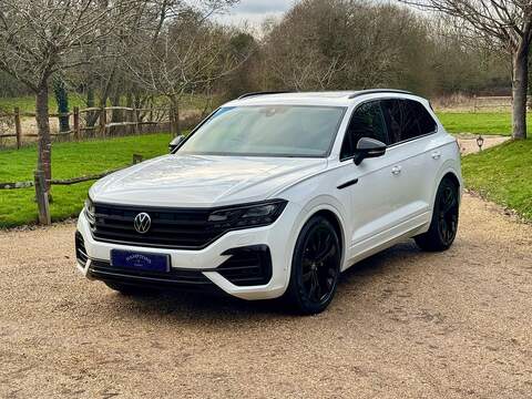 Volkswagen Touareg 3.0 TSI V6 Black Edition SUV 5dr Petrol Tiptronic 4Motion Euro 6 (s/s) (340 ps) - U10003821