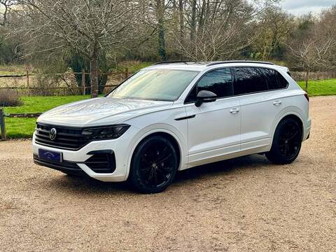 Volkswagen Touareg 3.0 TSI V6 Black Edition SUV 5dr Petrol Tiptronic 4Motion Euro 6 (s/s) (340 ps) - U10003821