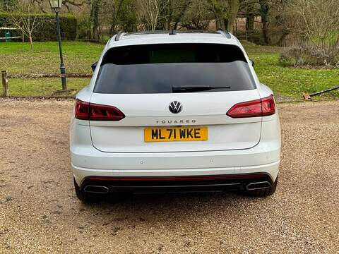 Volkswagen Touareg 3.0 TSI V6 Black Edition SUV 5dr Petrol Tiptronic 4Motion Euro 6 (s/s) (340 ps) - U10003821