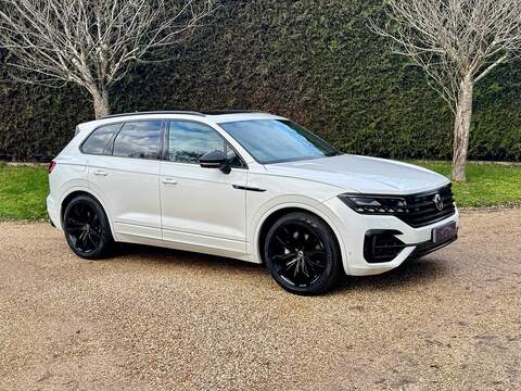 Volkswagen Touareg 3.0 TSI V6 Black Edition SUV 5dr Petrol Tiptronic 4Motion Euro 6 (s/s) (340 ps) - U10003821
