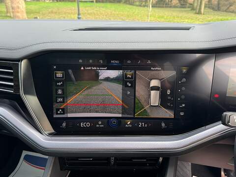 Volkswagen Touareg 3.0 TSI V6 Black Edition SUV 5dr Petrol Tiptronic 4Motion Euro 6 (s/s) (340 ps) - U10003821