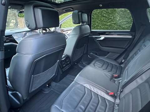 Volkswagen Touareg 3.0 TSI V6 Black Edition SUV 5dr Petrol Tiptronic 4Motion Euro 6 (s/s) (340 ps) - U10003821