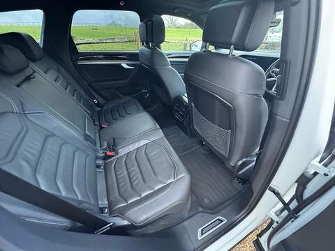 Volkswagen Touareg 3.0 TSI V6 Black Edition SUV 5dr Petrol Tiptronic 4Motion Euro 6 (s/s) (340 ps) - U10003821