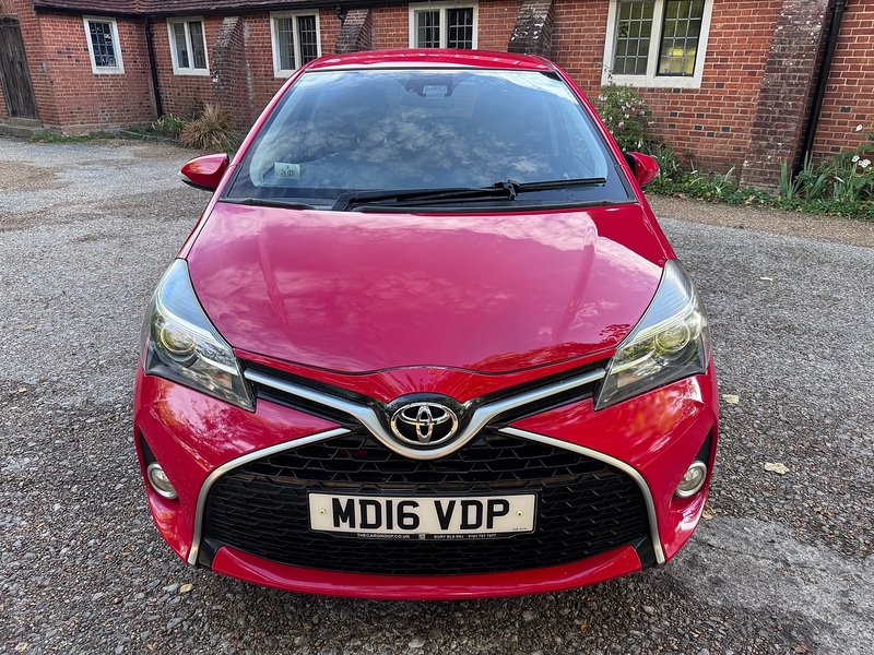 Toyota Yaris 1.33 Dual VVT-i Design Hatchback 5dr Petrol Manual Euro 6 (Safety Sense) (99 ps) - U10003822