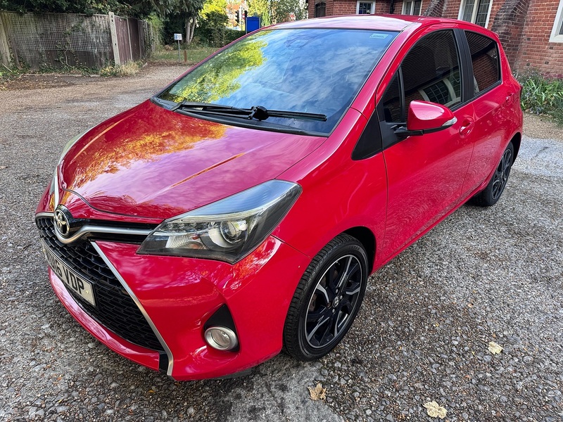 Toyota Yaris 1.33 Dual VVT-i Design Hatchback 5dr Petrol Manual Euro 6 (Safety Sense) (99 ps) - U10003822