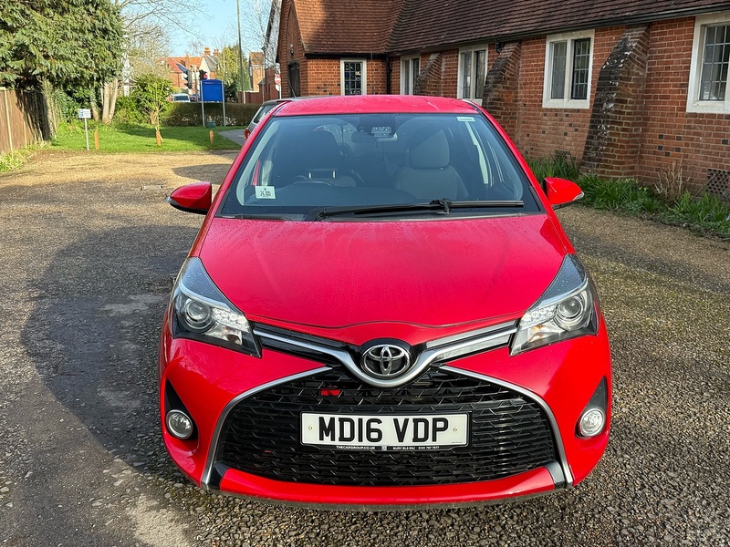 Toyota Yaris 1.33 Dual VVT-i Design Hatchback 5dr Petrol Manual Euro 6 (Safety Sense) (99 ps) - U10003822