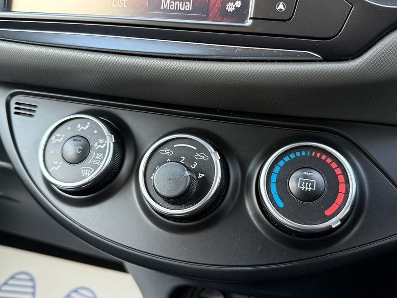 Toyota Yaris 1.33 Dual VVT-i Design Hatchback 5dr Petrol Manual Euro 6 (Safety Sense) (99 ps) - U10003822