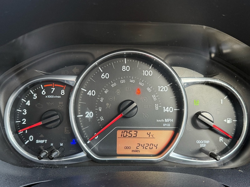 Toyota Yaris 1.33 Dual VVT-i Design Hatchback 5dr Petrol Manual Euro 6 (Safety Sense) (99 ps) - U10003822