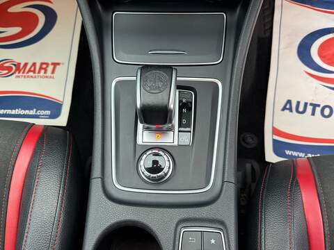 Mercedes-Benz A Class 2.0 A45 AMG Hatchback 5dr Petrol SpdS DCT 4MATIC Euro 6 (s/s) (381 ps) - U10003824