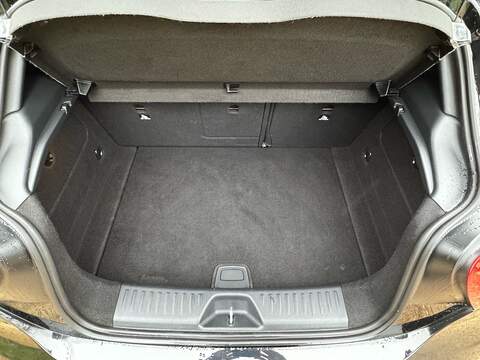 Mercedes-Benz A Class 2.0 A45 AMG Hatchback 5dr Petrol SpdS DCT 4MATIC Euro 6 (s/s) (381 ps) - U10003824