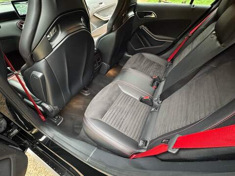 Mercedes-Benz A Class 2.0 A45 AMG Hatchback 5dr Petrol SpdS DCT 4MATIC Euro 6 (s/s) (381 ps) - U10003824