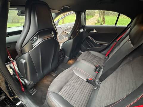 Mercedes-Benz A Class 2.0 A45 AMG Hatchback 5dr Petrol SpdS DCT 4MATIC Euro 6 (s/s) (381 ps) - U10003824