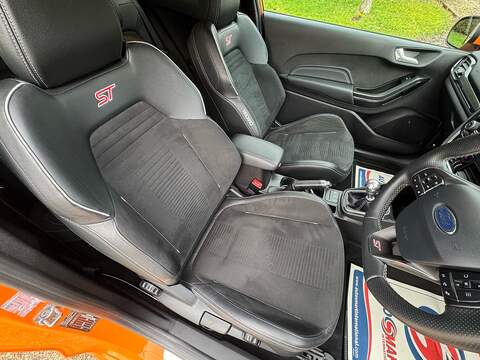 Ford Fiesta 1.5T EcoBoost ST Performance Edition Hatchback 3dr Petrol Manual Euro 6 (s/s) (200 ps) - U10003826